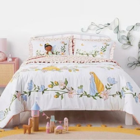Pillowfort Disney Princess Vines Comforter Set - Twin - Picture 7 of 8